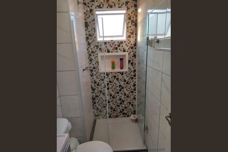 Banheiro de apartamento à venda com 2 quartos, 45m² em Parque Guarapiranga, São Paulo