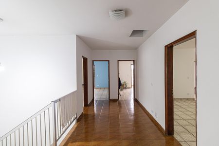 Casa para alugar com 560m², 5 quartos e 8 vagasCorredor