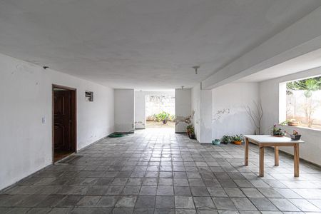 Casa para alugar com 560m², 5 quartos e 8 vagasGaragem 