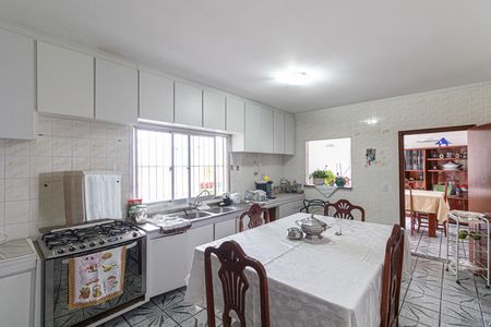 Casa para alugar com 560m², 5 quartos e 8 vagasCozinha 