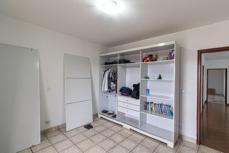 Casa para alugar com 560m², 5 quartos e 8 vagasQuarto 2