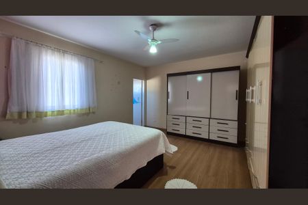 Casa à venda com 96m², 3 quartos e 1 vaga Casa à venda com 96m², 3 quartos e 1 vagaSuíte