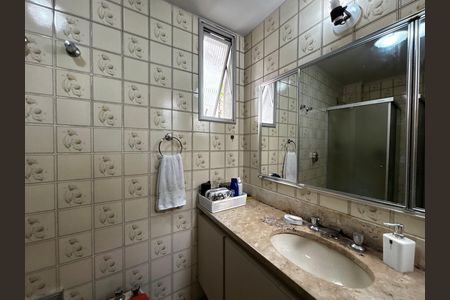 Apartamento à venda com 117m², 3 quartos e 2 vagas Apartamento à venda com 117m², 3 quartos e 2 vagasBanheiro 1