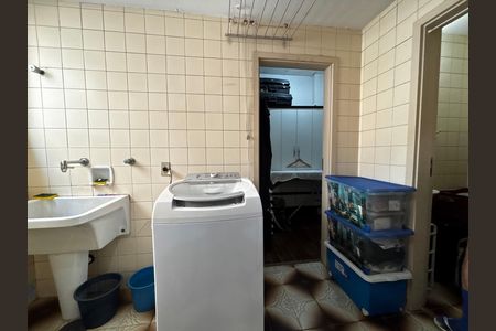 Apartamento à venda com 117m², 3 quartos e 2 vagas Apartamento à venda com 117m², 3 quartos e 2 vagasLavanderia