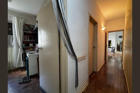 Corredor de apartamento à venda com 3 quartos, 117m² em Paraíso, São Paulo