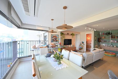 Apartamento à venda com 95m², 2 quartos e 2 vagas Apartamento à venda com 95m², 2 quartos e 2 vagasVaranda