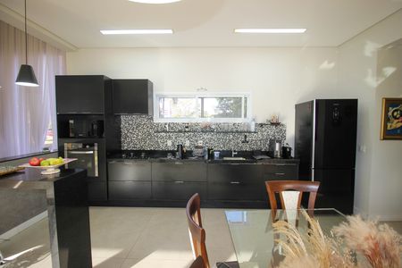 Casa de condomínio para alugar com 285m², 3 quartos e 6 vagas