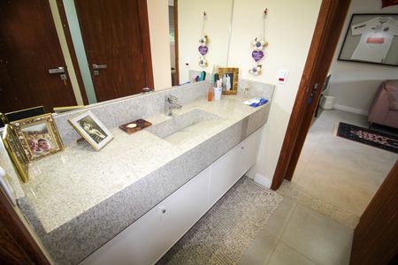Casa de condomínio para alugar com 285m², 3 quartos e 6 vagas