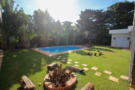 Casa de condomínio para alugar com 285m², 3 quartos e 6 vagas