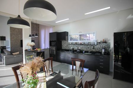 Casa de condomínio para alugar com 285m², 3 quartos e 6 vagas