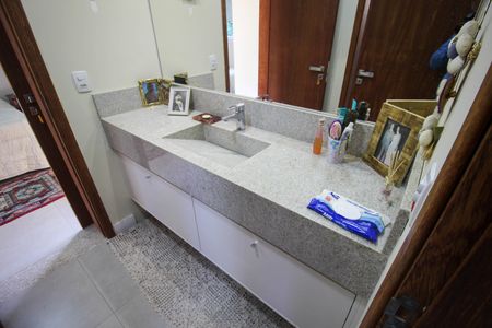 Casa de condomínio para alugar com 285m², 3 quartos e 6 vagas