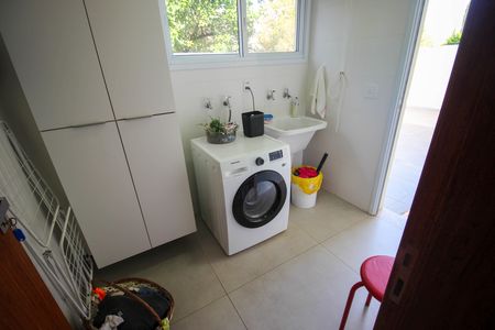 Casa de condomínio para alugar com 285m², 3 quartos e 6 vagas