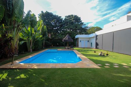 Casa de condomínio para alugar com 285m², 3 quartos e 6 vagas