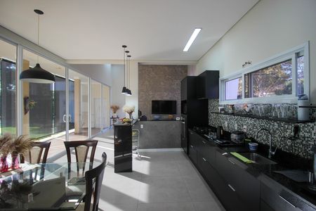 Casa de condomínio para alugar com 285m², 3 quartos e 6 vagas