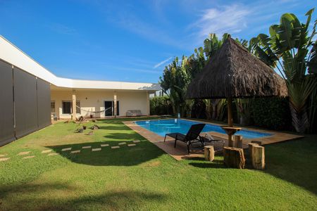 Casa de condomínio para alugar com 285m², 3 quartos e 6 vagas