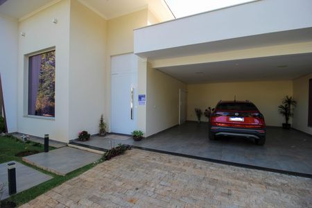 Casa de condomínio para alugar com 285m², 3 quartos e 6 vagas
