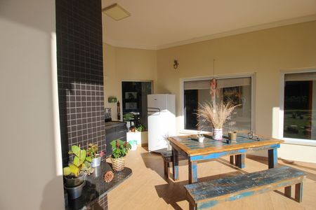 Casa de condomínio para alugar com 285m², 3 quartos e 6 vagas