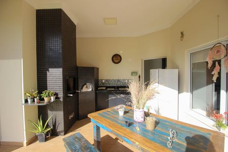 Casa de condomínio para alugar com 285m², 3 quartos e 6 vagas