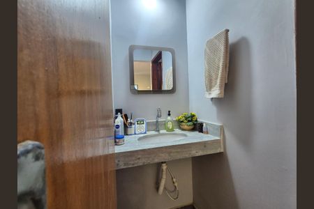 Casa à venda com 100m², 2 quartos e 4 vagas