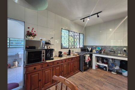Casa à venda com 100m², 2 quartos e 4 vagas