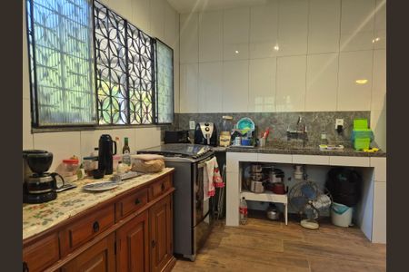 Casa à venda com 100m², 2 quartos e 4 vagas