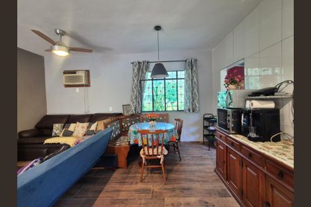 Casa à venda com 100m², 2 quartos e 4 vagas