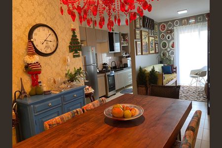 Sala de apartamento para alugar com 2 quartos, 70m² em Santa Mônica, Uberlândia