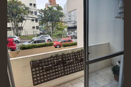 Apartamento para alugar com 107m², 3 quartos e sem vagaVaranda