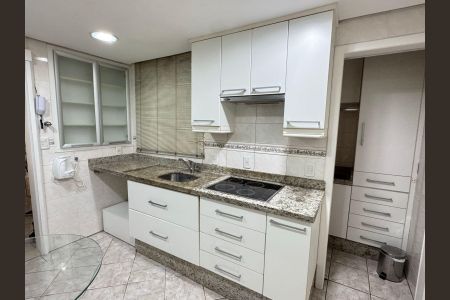 Apartamento para alugar com 107m², 3 quartos e sem vagaCozinha