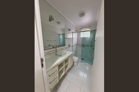 Apartamento para alugar com 107m², 3 quartos e sem vagaBanheiro