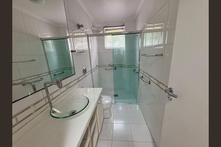 Apartamento para alugar com 107m², 3 quartos e sem vagaBanheiro