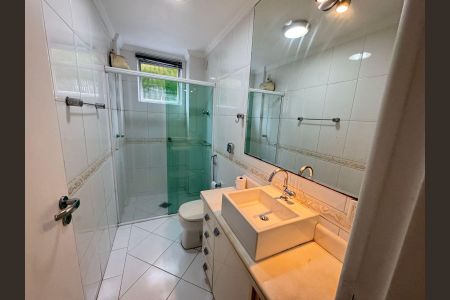 Apartamento para alugar com 107m², 3 quartos e sem vagaBanheiro
