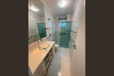 Apartamento para alugar com 107m², 3 quartos e sem vagaBanheiro
