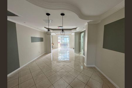 Apartamento para alugar com 107m², 3 quartos e sem vagaSala