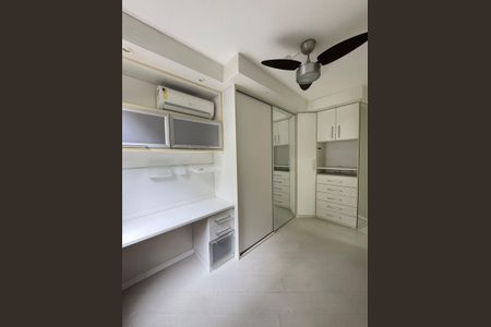 Quarto de apartamento para alugar com 3 quartos, 107m² em Centro, Florianópolis