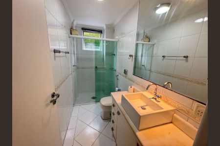 Apartamento para alugar com 107m², 3 quartos e sem vagaBanheiro