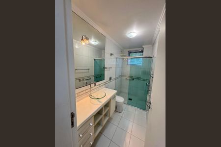 Apartamento para alugar com 107m², 3 quartos e sem vagaBanheiro