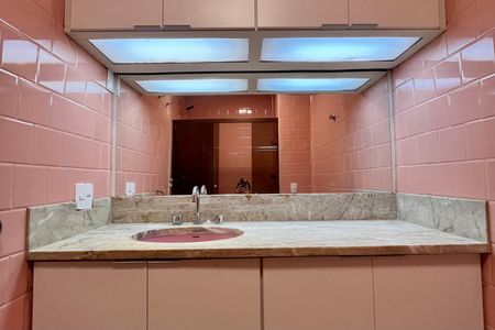 Apartamento para alugar com 110m², 2 quartos e sem vaga Apartamento para alugar com 110m², 2 quartos e sem vagaBanheiro social