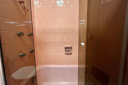 Apartamento para alugar com 110m², 2 quartos e sem vaga Apartamento para alugar com 110m², 2 quartos e sem vagaBanheiro social