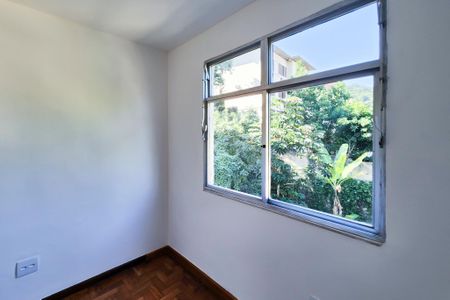 Quarto 1 de apartamento para alugar com 2 quartos, 51m² em Laranjeiras, Rio de Janeiro