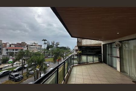 Apartamento para alugar com 115m², 3 quartos e 1 vaga Apartamento para alugar com 115m², 3 quartos e 1 vagaVaranda