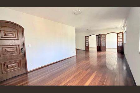 Apartamento à venda com 179m², 4 quartos e 2 vagas