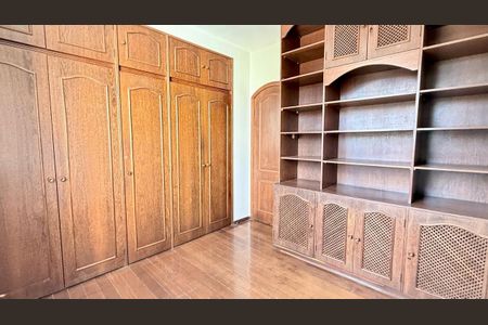 Apartamento à venda com 4 quartos, 179m² em Funcionários, Belo Horizonte