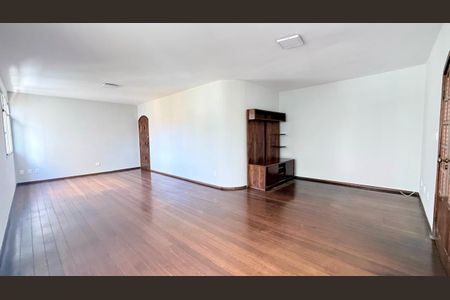 Apartamento à venda com 179m², 4 quartos e 2 vagas