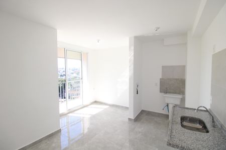 Sala / Cozinha de apartamento para alugar com 2 quartos, 39m² em Limão, São Paulo