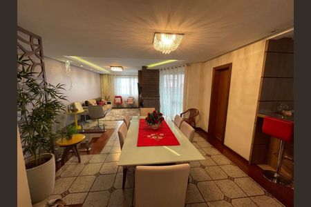 Apartamento à venda com 194m², 3 quartos e 1 vaga