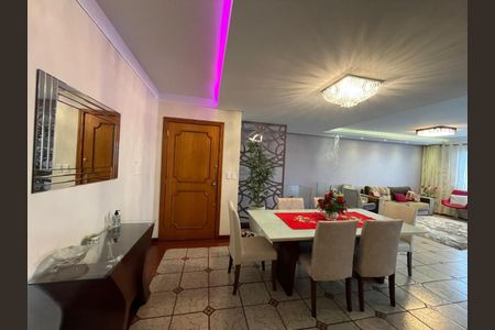 Apartamento à venda com 194m², 3 quartos e 1 vaga