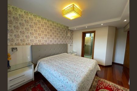 Apartamento à venda com 194m², 3 quartos e 1 vaga