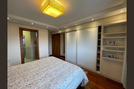 Apartamento à venda com 194m², 3 quartos e 1 vaga