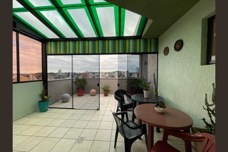 Apartamento à venda com 194m², 3 quartos e 1 vaga